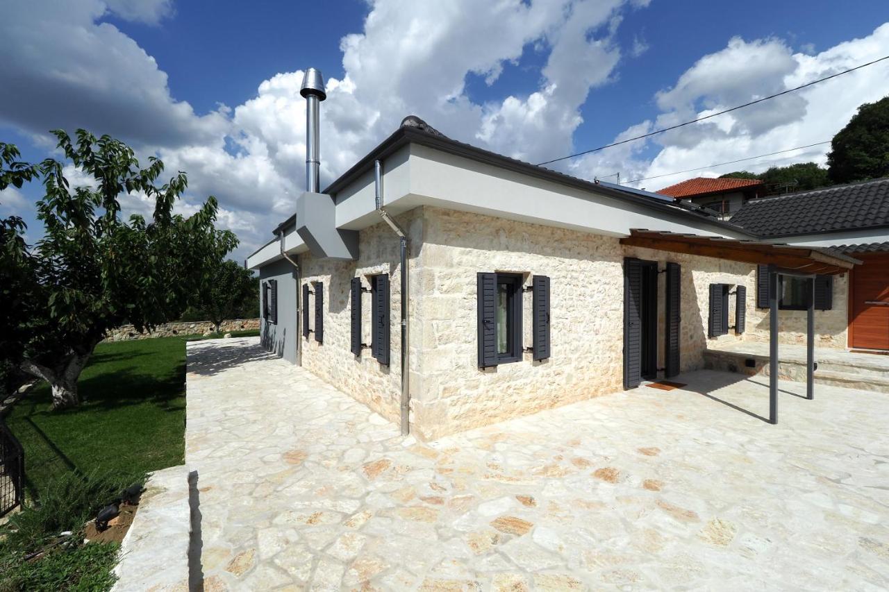 Εξοχικό σπίτι Stonehouse Grace *
